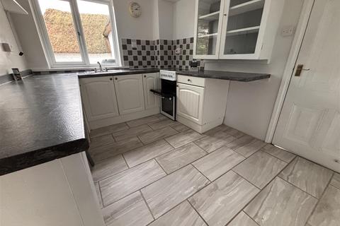 3 bedroom terraced house to rent, Trewithian