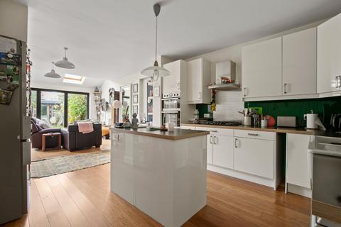 6 Cross Road, Kingston Upon Thames, KT2 6HG