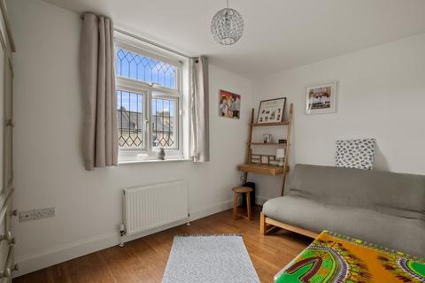 6 Cross Road, Kingston Upon Thames, KT2 6HG