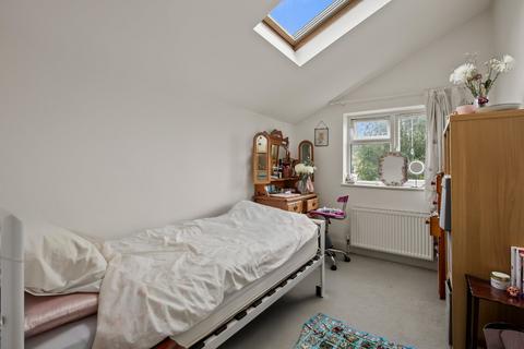 6 Cross Road, Kingston Upon Thames, KT2 6HG