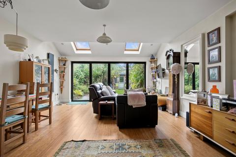 6 Cross Road, Kingston Upon Thames, KT2 6HG