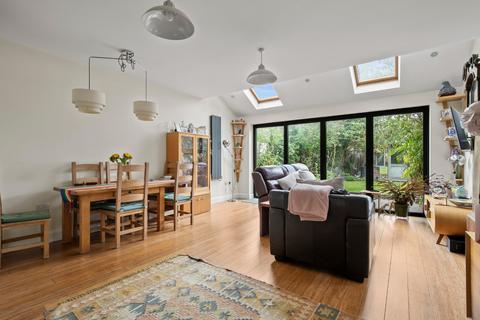 6 Cross Road, Kingston Upon Thames, KT2 6HG