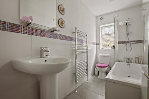 6 Cross Road, Kingston Upon Thames, KT2 6HG