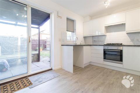 2 bedroom end of terrace house for sale, Chalice Close, Basildon SS14