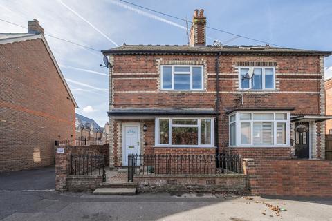 undefined, Farm Road, Oxfordshire RG9