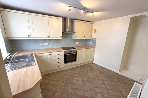 3 bedroom terraced house to rent, New Street, Millbrook