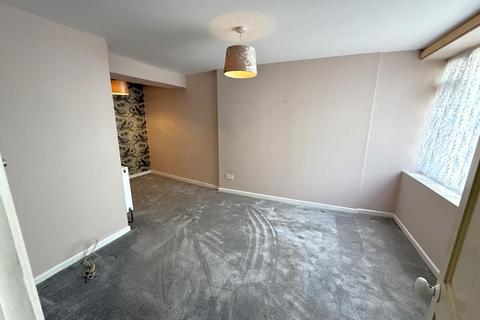 3 bedroom terraced house to rent, New Street, Millbrook