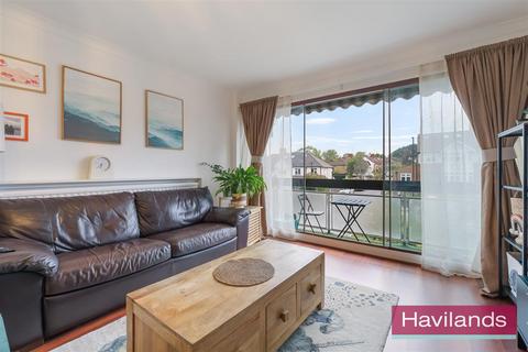 3 bedroom flat for sale, Church Hill, Winchmore Hill