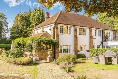 Oatlands Avenue, Weybridge, KT13
