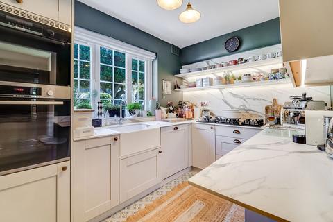 undefined, Oatlands Avenue, Weybridge, KT13