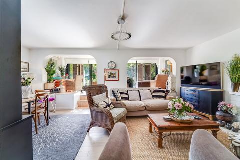 undefined, Oatlands Avenue, Weybridge, KT13
