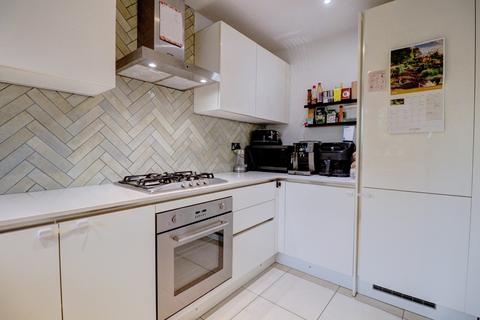 3 bedroom semi-detached house to rent, Hillview Gardens, Buckinghamshire HP13