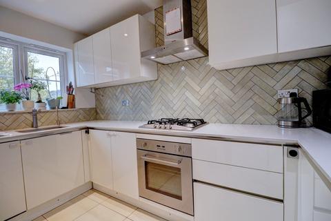undefined, Hillview Gardens, Buckinghamshire HP13