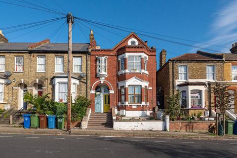 3 bedroom maisonette for sale, Soames Street, Peckham, London, SE15