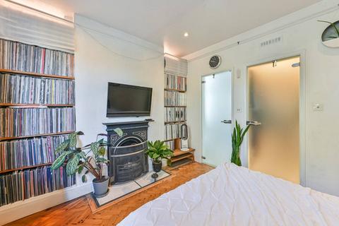 3 bedroom maisonette for sale, Soames Street, Peckham, London, SE15