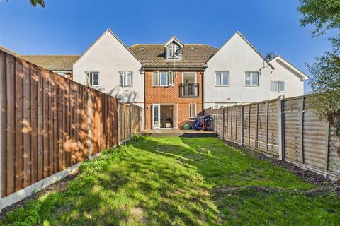 4 bedroom terraced house for sale, Chandlers Close, West Molesey
