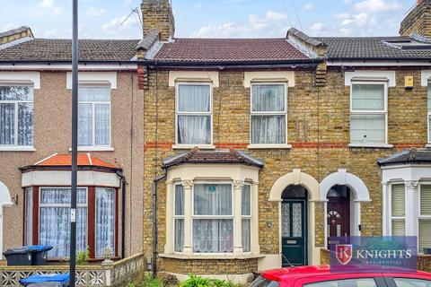3 bedroom house for sale, Henley Road, London, N18