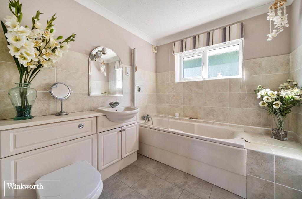 En-Suite Bathroom