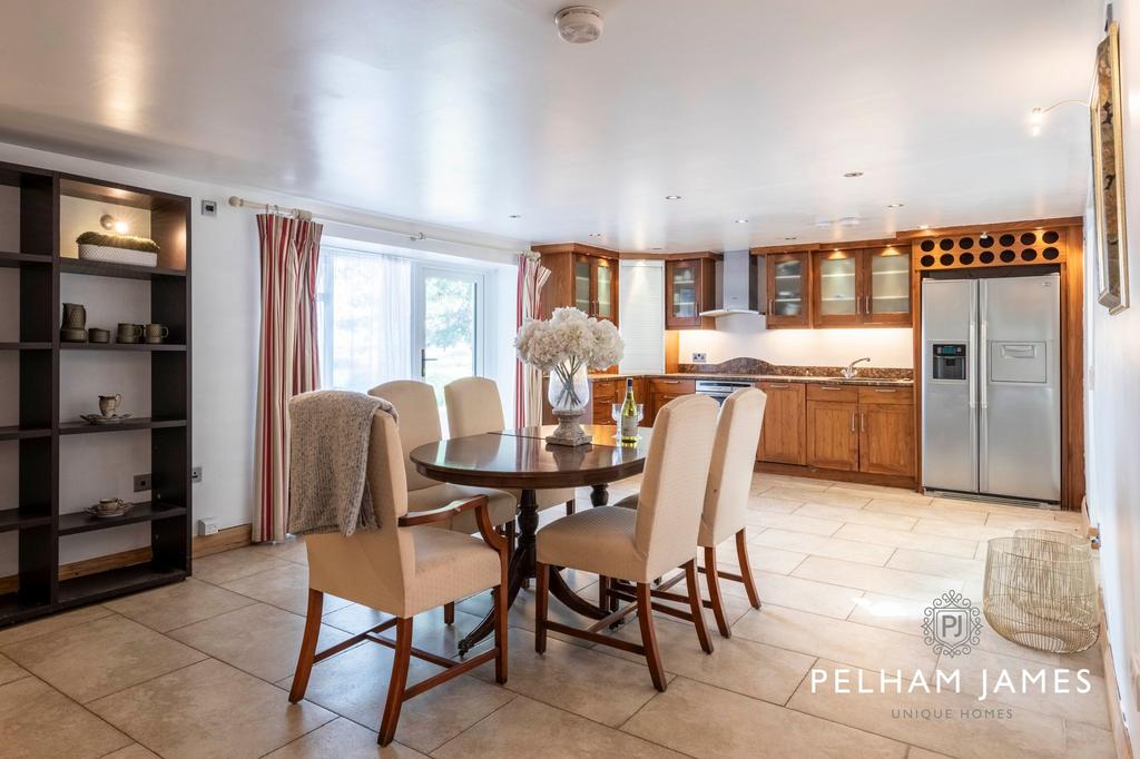 Flat Open Plan Kitchen/Living Room, Corner...