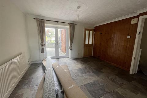 3 bedroom terraced house for sale, Globe Row, Llanelli