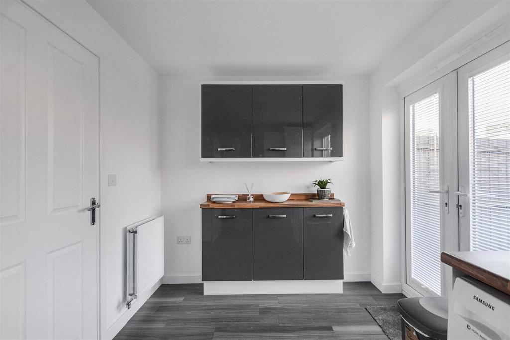 Kitchen 2.jpeg