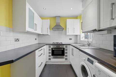 2 bedroom maisonette for sale, The Limes, Market Place, Abridge, RM4