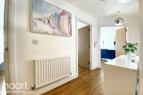 undefined, Kingsquarter, MAIDENHEAD