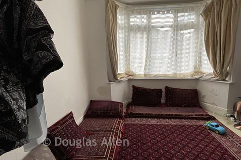 42 Hale End Road, London, E17 4BQ