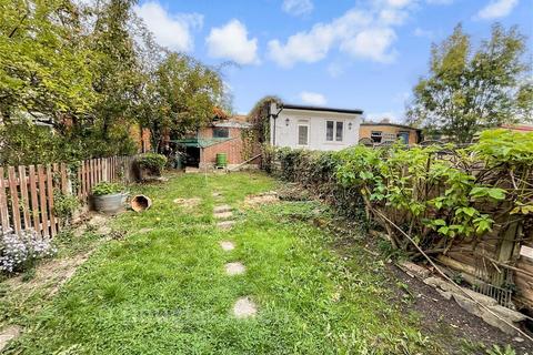 42 Hale End Road, London, E17 4BQ