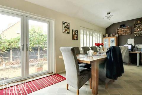 undefined, Coppice Mead, Hitchin