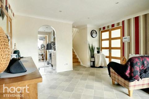 undefined, Coppice Mead, Hitchin