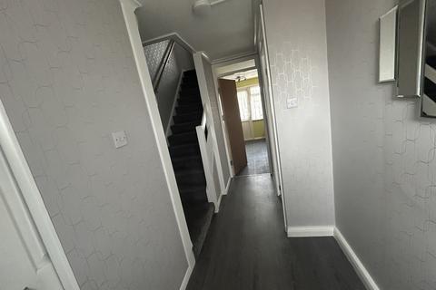 3 bedroom terraced house to rent, Wivenhoe Road, BARKING IG11
