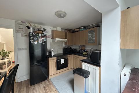 2 bedroom terraced house to rent, Eastwood Road, ILFORD IG3