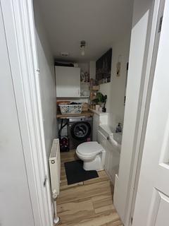2 bedroom terraced house to rent, Eastwood Road, ILFORD IG3
