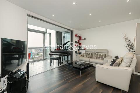 undefined, Kew Eye, Brentford TW8