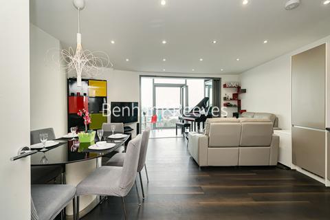 undefined, Kew Eye, Brentford TW8