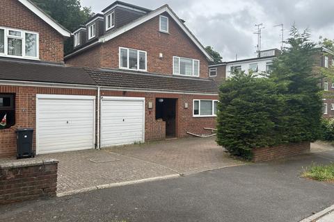 3 Bentley Way, Woodford Green, IG8 0SE