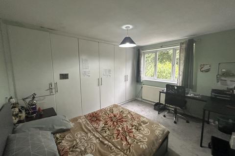3 Bentley Way, Woodford Green, IG8 0SE