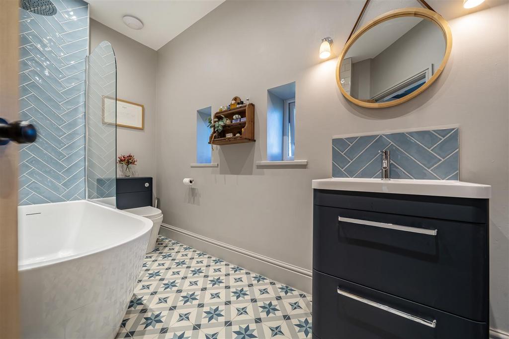 Main bathroom