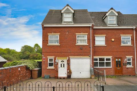 Fox Field, Swadlincote DE11