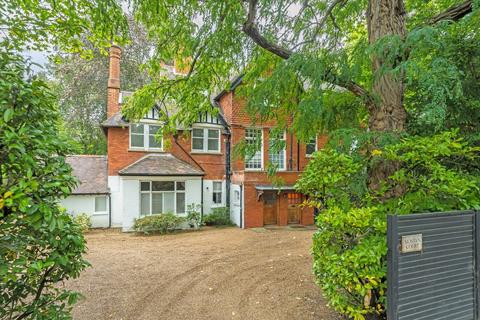 undefined, Egerton Road, Weybridge KT13