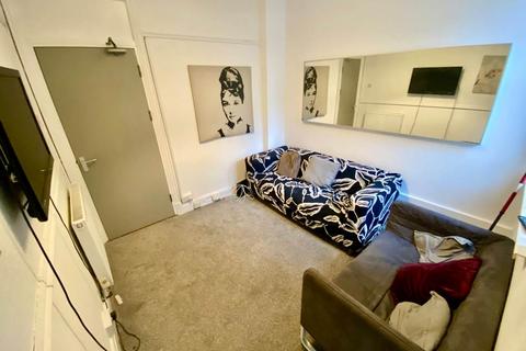 4 bedroom house to rent, Rhyddings Park Road, Brynmill, , Swansea