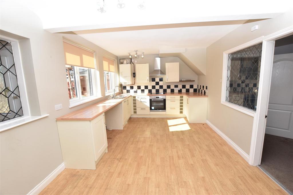 Dining kitchen