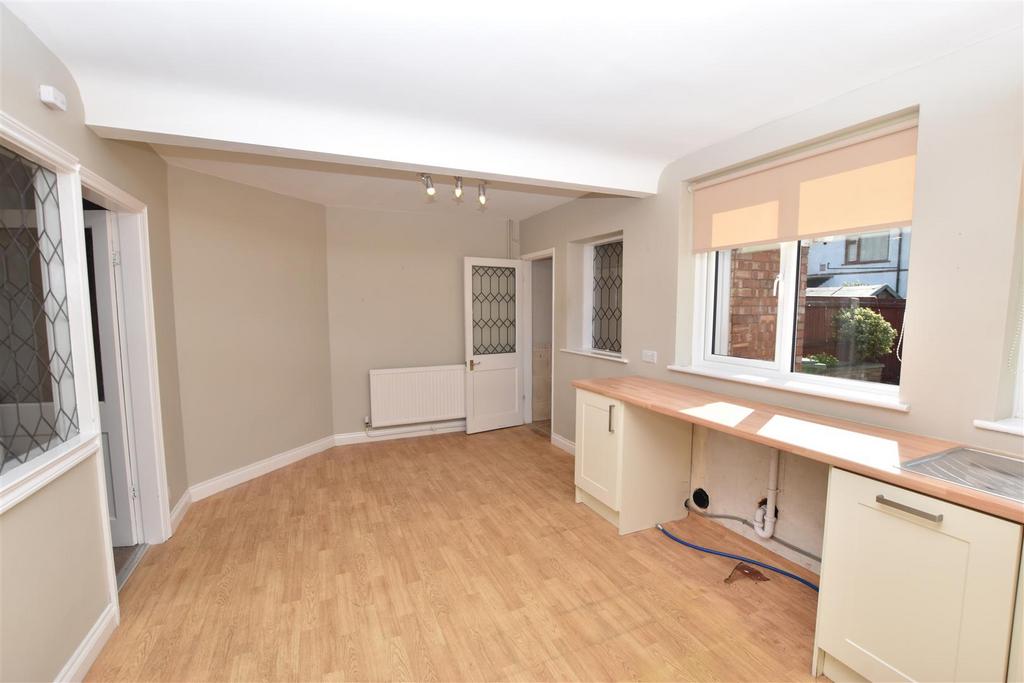 Dining kitchen