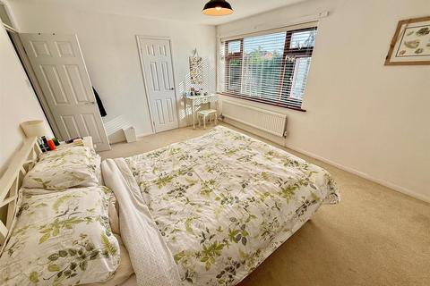 4 bedroom detached house for sale, Martham Road, Hemsby