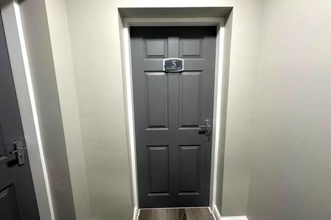 2 bedroom apartment to rent, Clare Road, Halifax