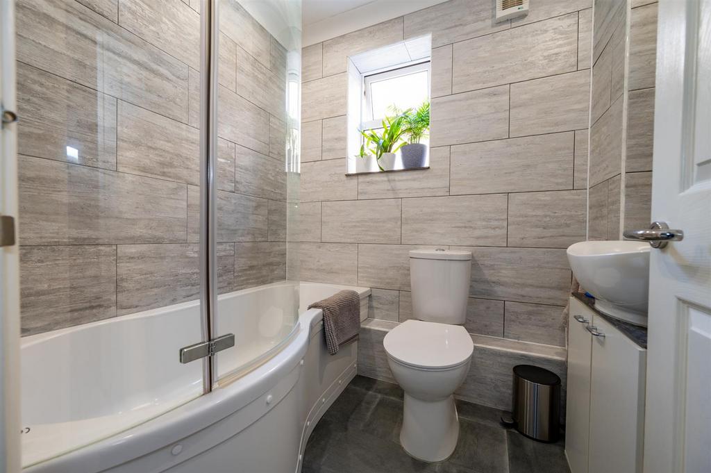 31 Cockleshell Gardens228.jpg