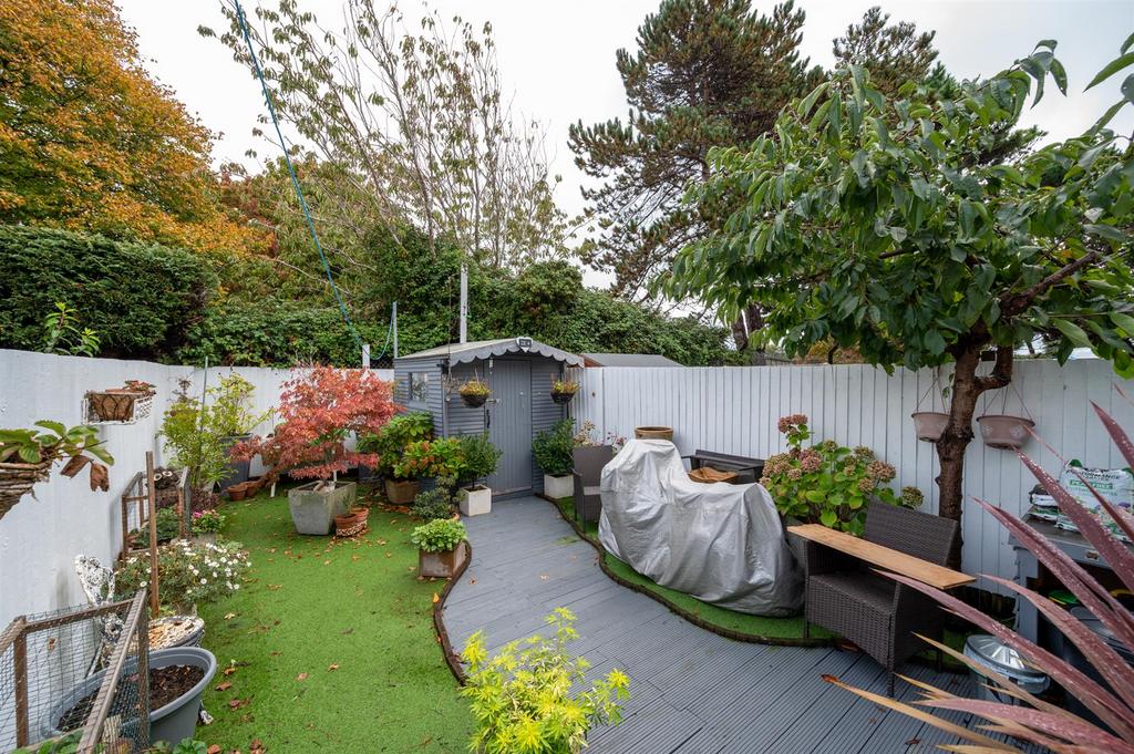 31 Cockleshell Gardens226.jpg