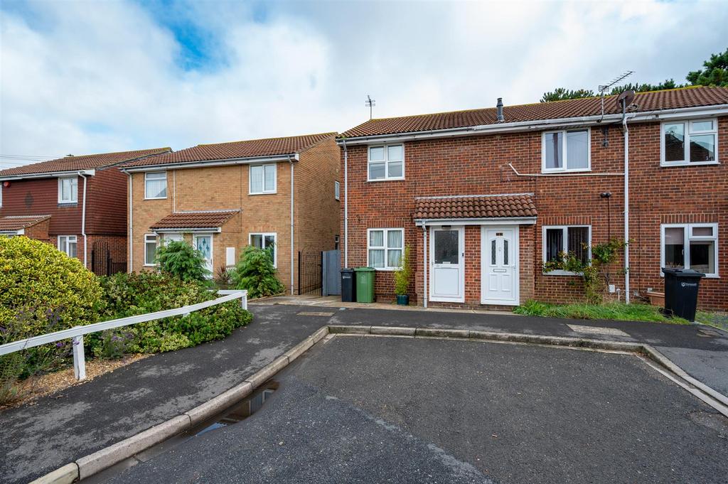 31 Cockleshell Gardens221.jpg