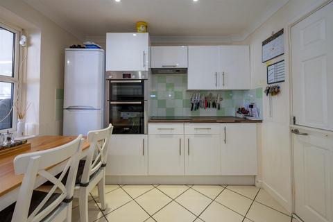 2 bedroom semi-detached house for sale, Cockleshell Gardens, Southsea PO4